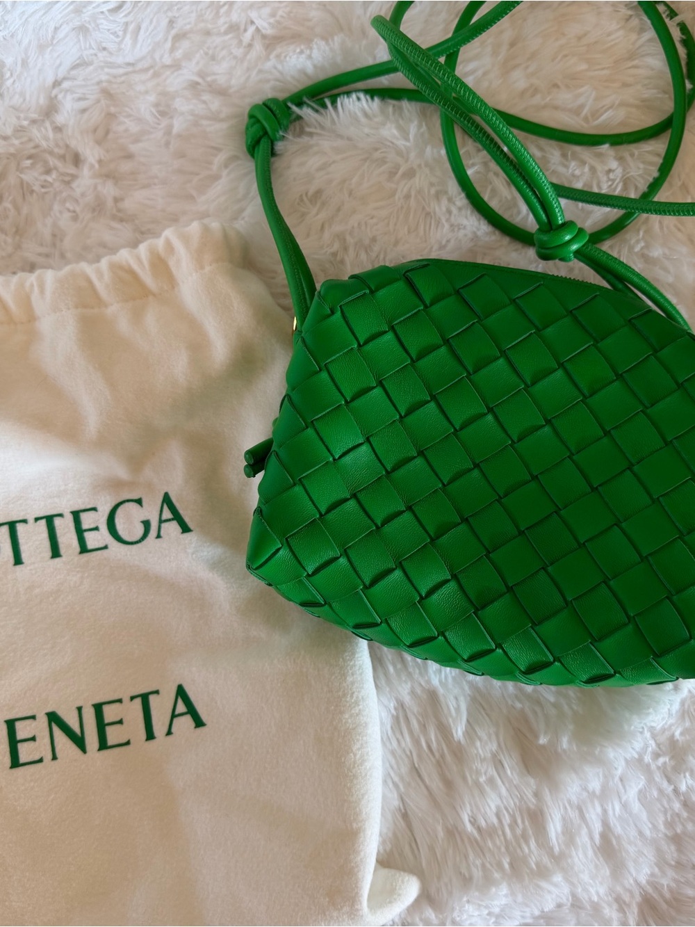 Brand new Bottega Veneta Green Intrecciato Woven Crossbody Bag - Picture 2 of 4